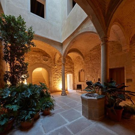 Casa Palacio Paredes Saavedra By Atrio Caces Zewnętrze zdjęcie